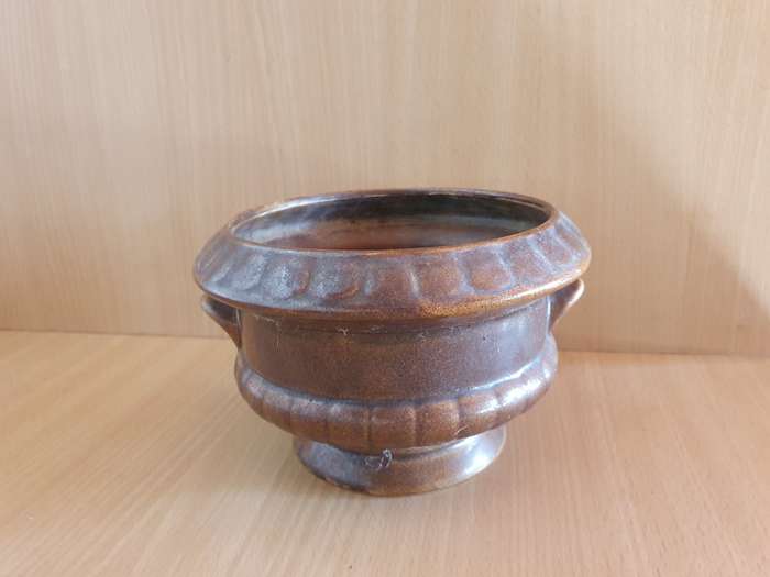 Round Brown Ceramic Plant Pot/Planter (height 11cm width 17cm)