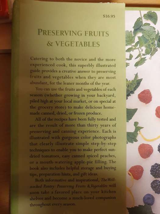 Preserving Fruits & Vegetabbles - Making the most of seasonal abundance (Hardcover)