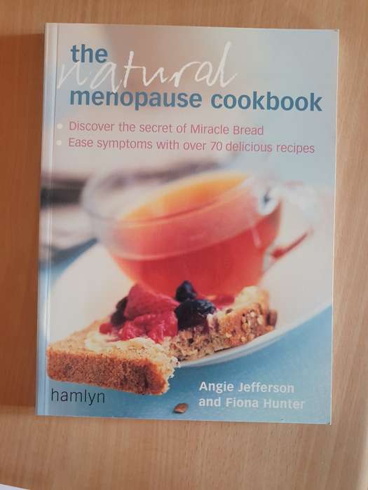 Hamlyn - The Natural Menopause Cookbook: Angie Jefferson and Fiona Hunter (Paperback)