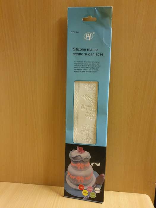 Silicone Mat to Create Sugar Laces