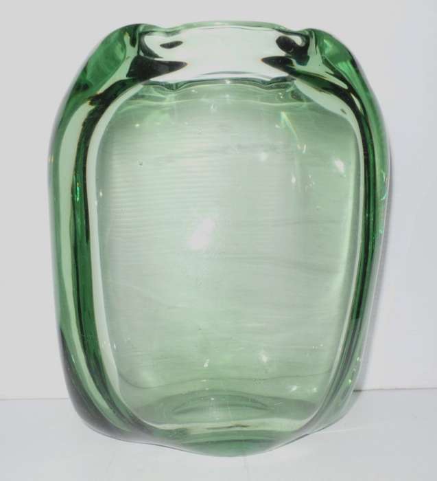 VINTAGE GLASS VASE - GREEN