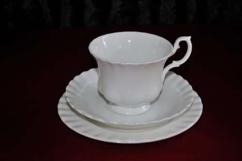 Royal Albert "Reverie" 40 Piece Tea Set   ---   Courier or Collections Please!!!
