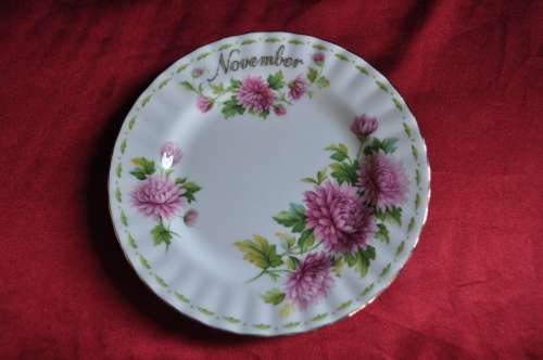 Royal Albert Flower Of The Month November "Chrysanthemum" Trio