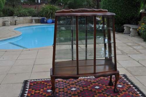 Imbuia Ball & Claw Display Cabinet   ---   Collections Only!!!