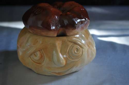 Sylvac Lidded Face Pot (Large) Bread Sauce 4551