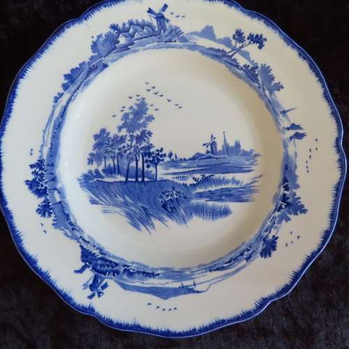 Royal Doulton "Norfolk" D6294  -  5 Cake Plates.