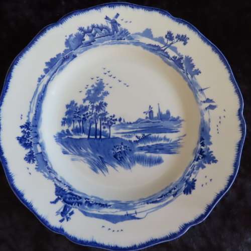 Royal Doulton "Norfolk" D6294  -  5 Cake Plates.