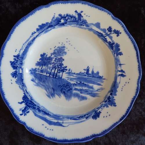 Royal Doulton "Norfolk" D6294  -  5 Cake Plates.
