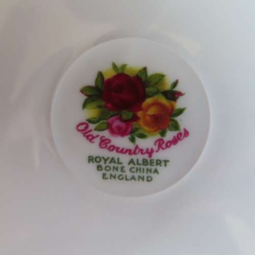 Rpyal Albert "Old country Roses" Tea Trio