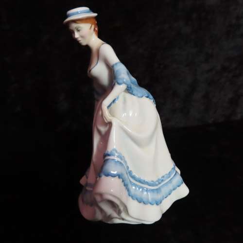 Royal Doulton Figurine `Summertime` HN 3137