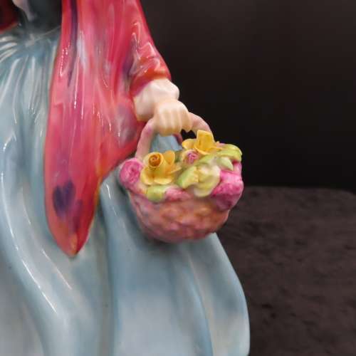 Royal Doulton Figurine `Lady Charmian` HN 1948