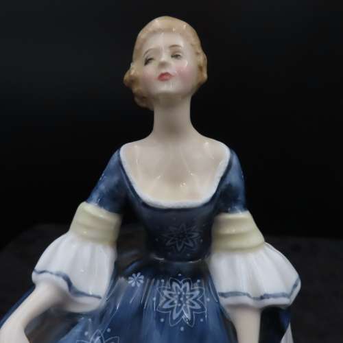 Royal Doulton Figurine `Hilary` HN 2335