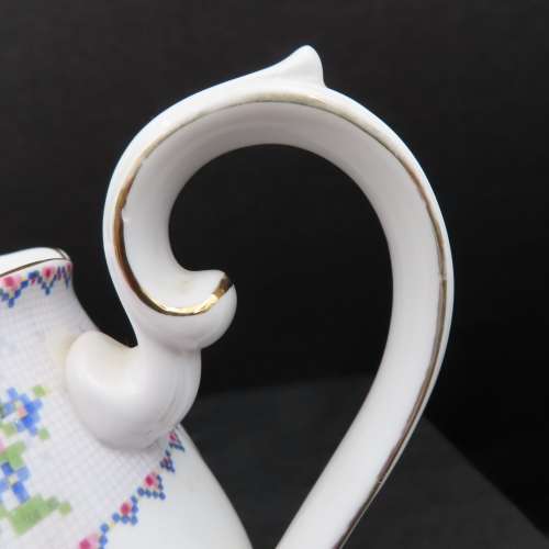 Royal Albert Petit Point 22 Piece Tea Set.