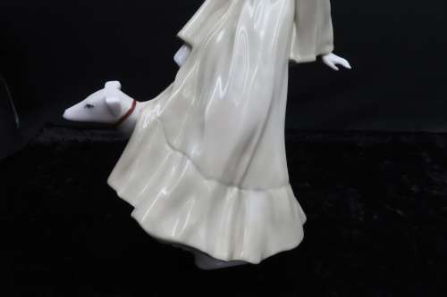 Royal Doulton Figurine `Strolling` HN 3073 First Version Reflections Series.