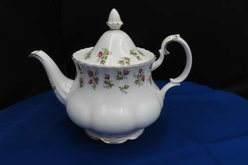 Royal Albert Winsome 40 Piece Tea Set./ Collection Only