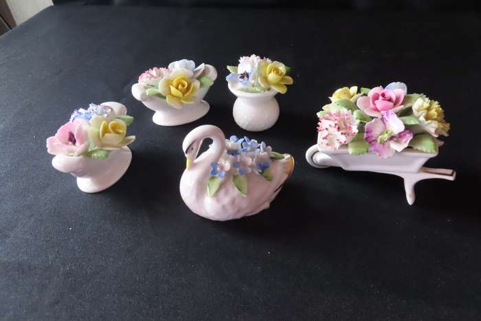 Royal Doulton Miniature Flowerpots x 5