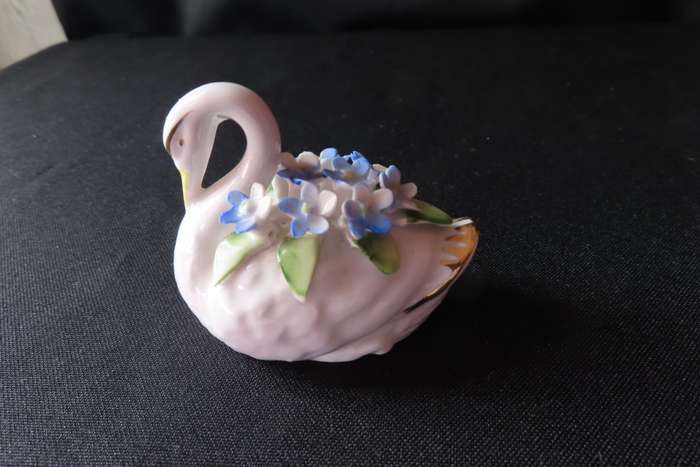 Royal Doulton Miniature Flowerpots x 5
