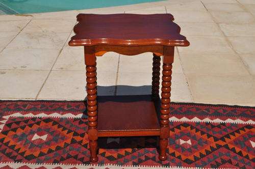 Bobbin Leg Side Table  ---- Collections Only !!