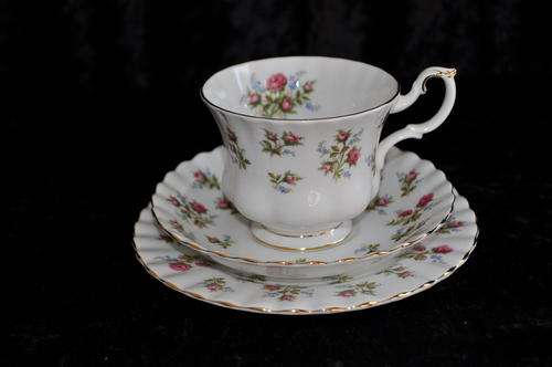 Royal Albert "Winsome" Trio