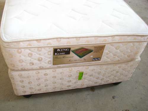 KING KOIL PERFECT CONTOUR SINGLE BED IN GOOD CONDITION @@@ CRAZZYYY LOW START