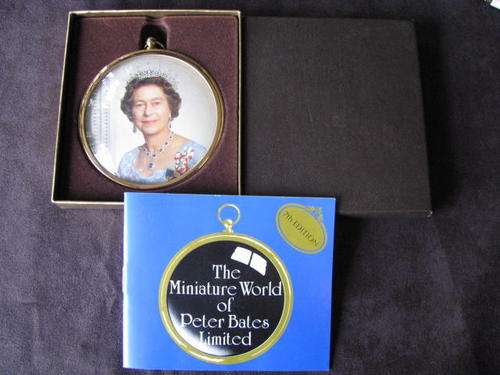 HM QUEEN ELIZABETH  PORTRAIT THE MINIATURE WORLD OF PETER BATES LIMITED .MADE IN ENGLAND