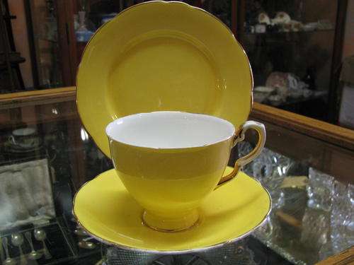 %%%% ROYAL STAFFORD TRIO...BRIGHT YELLOW %%%%