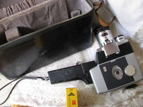 VINTAGE YASHICA 16MM MOVIE CAMERA AND CASE