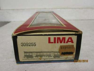 HO SCALE LIMA SAR THIRD CLASS SUBURBAN COACH - LOT 208K