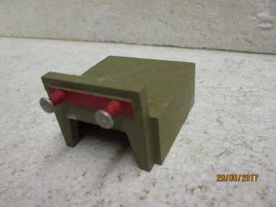 OO SCALE: HORNBY DUBLO STATION PLATFORM STOP BLOCK - LOT 115N
