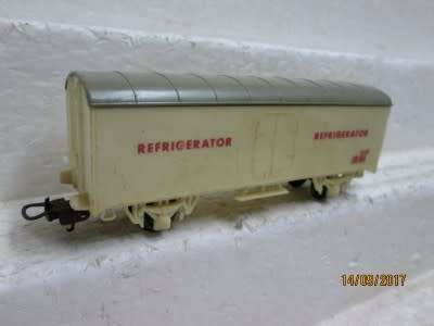 HO SCALE : LIMA SAR REFRIGERATOR CAR - LOT 495P