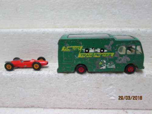 DIE CAST : MATCHBOX KING SIZE: RACING CAR TRANSPORTER WITH RACING CAR - LOT 357S