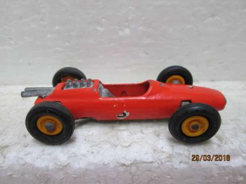 DIE CAST : MATCHBOX KING SIZE: RACING CAR TRANSPORTER WITH RACING CAR - LOT 357S