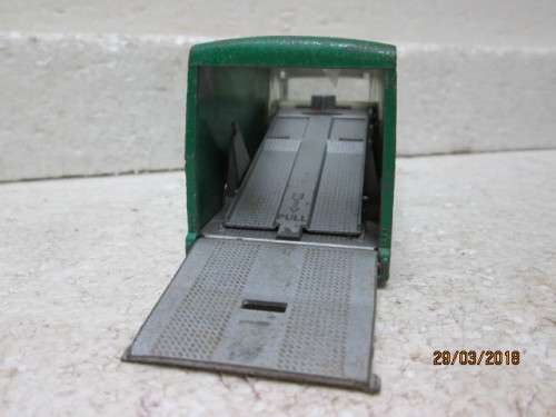 DIE CAST : MATCHBOX KING SIZE: RACING CAR TRANSPORTER WITH RACING CAR - LOT 357S