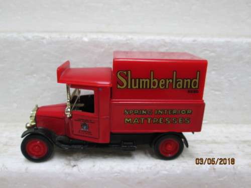 DIE CAST : CORGI SLUMBERLAND DELIVERY VAN - LOT 767S