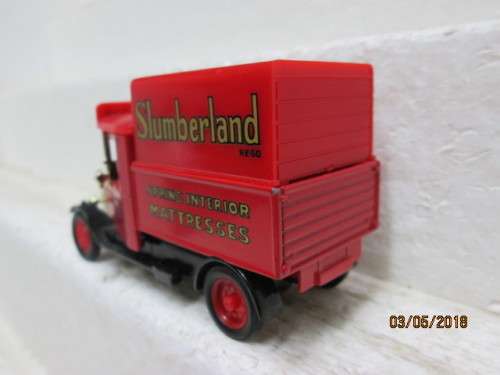 DIE CAST : CORGI SLUMBERLAND DELIVERY VAN - LOT 767S