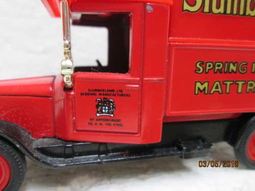 DIE CAST : CORGI SLUMBERLAND DELIVERY VAN - LOT 767S
