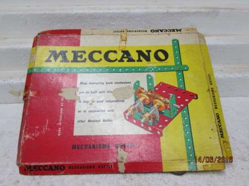 x3 VINTAGE MECCANO SETS  - LOT 285T