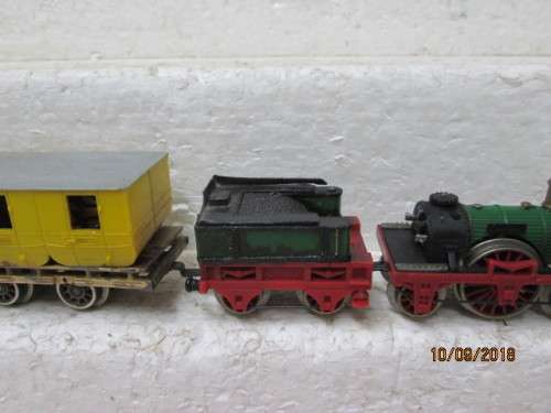 HO SCALE : TRIX ADLER OLD TIMER TRAIN SET (3-RAIL) - LOT 135U