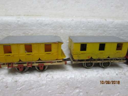 HO SCALE : TRIX ADLER OLD TIMER TRAIN SET (3-RAIL) - LOT 135U