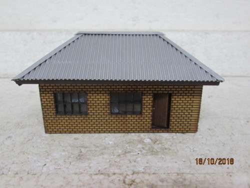 HO SCALE : SAR BUILDING / HOUSE - LOT 493U