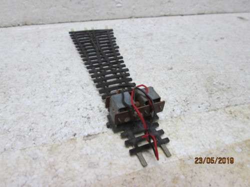 HO/OO SCALE : PECO LEFT HAND POINT WITH FITTED MOTOR - LOT 393W