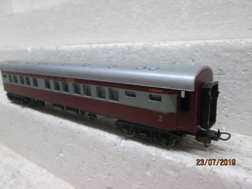 HO SCALE : LIMA SAR SECOND CLASS TRANS-KAROO COACH (BOXED) - LOT 923W