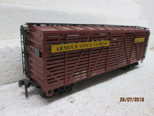 REDUCED TO CLEAR : O SCALE : ATLAS CATTLE CAR (ARMOUR STOCK EXPRESS) - LOT 941W