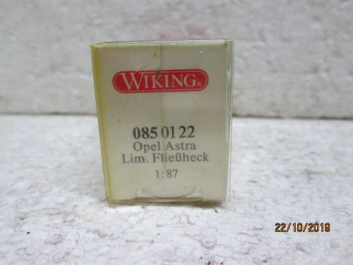 HO SCALE : WIKING OPEL ASTRA (BOXED) - LOT 42Y