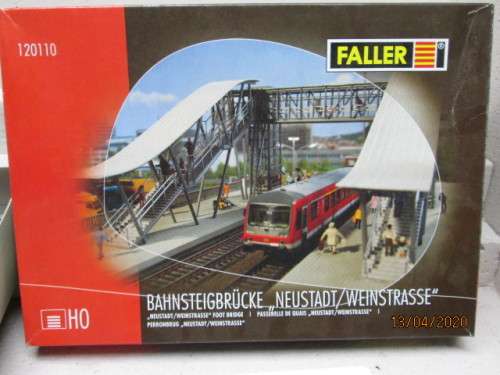 HO SCALE : FALLER PEDESTRIAN DOUBLE RAIL BRIDGE KIT (BOXED) - LOT 167AA
