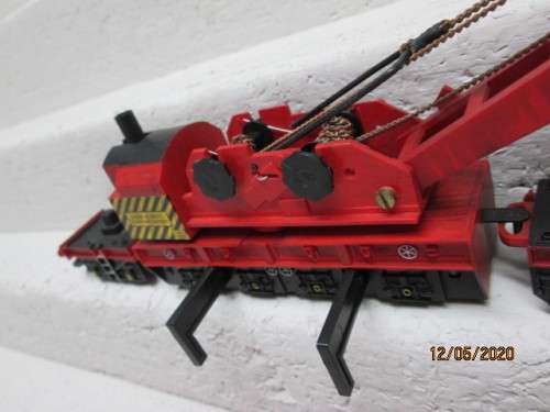 OO SCALE : HORNBY RED 75 TON COWANS SHELDON RAIL CRANE SET - LOT 629AA