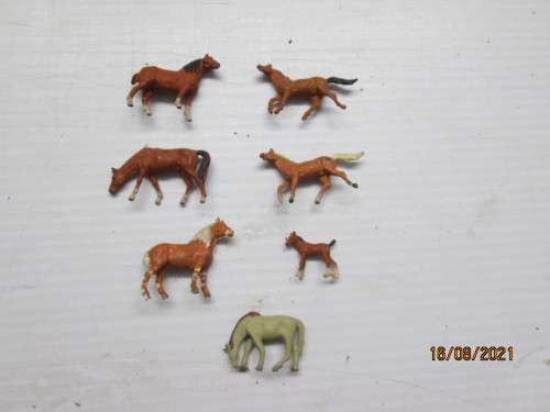HO SCALE : VARIOUS HORSES - X7