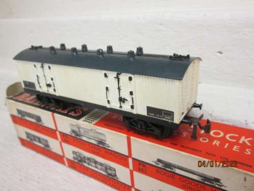 HO SCALE : JOUEF : BOGIE REFRIDGERATION VAN - BOXED
