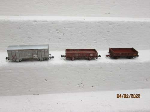 N SCALE : TRIX : X3 GOODS WAGONS - SAR - BOXED