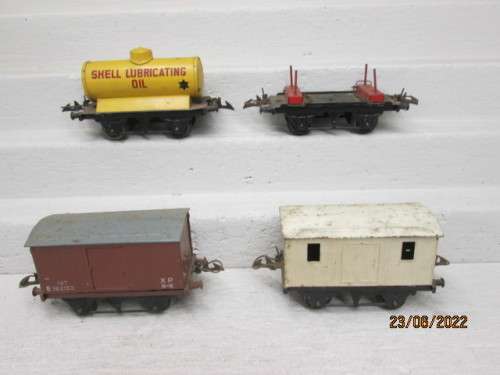O SCALE :  HORNBY : SHORT GOODS WAGONS - X4